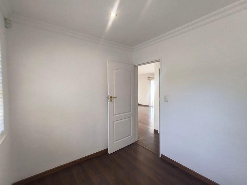To Let 4 Bedroom Property for Rent in Table View Western Cape